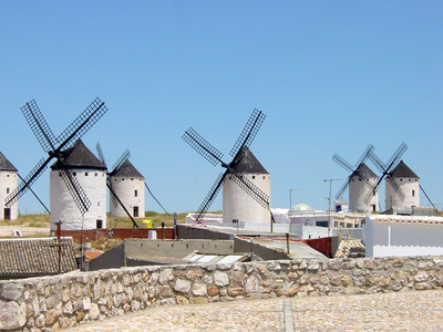 Campo_de_Criptana_Molinos_de_Viento_1.jpg